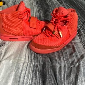 Red Nike 9.5